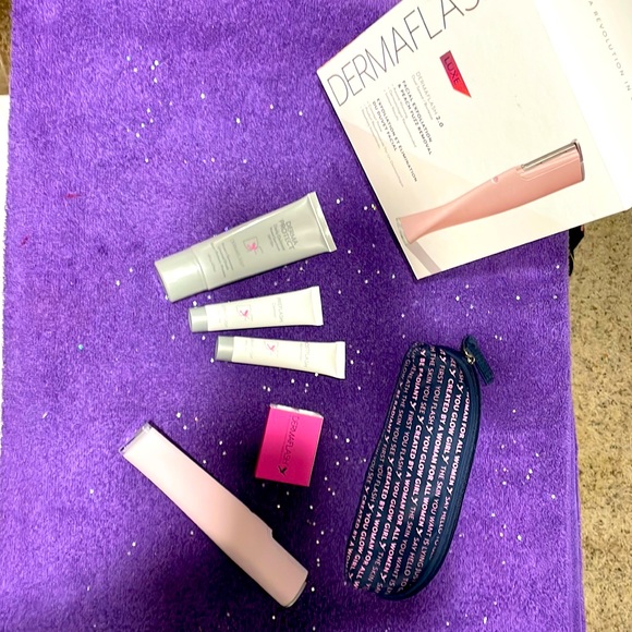 Dermaflash - Picture 2 of 3